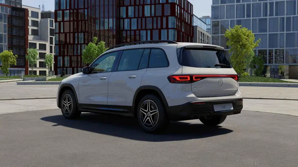 Mercedes-Benz EQB 250+ AMG Line 71 kWh uit 2023, foto 11