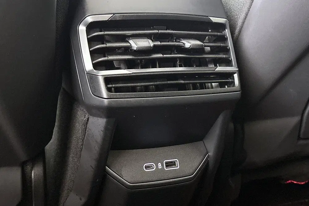 Lynk & Co 01 1.5 PHEV Panoramadak Stuur-Stoelverwarming uit 2025, foto 12