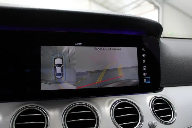 Mercedes-Benz E-Klasse 200 Business Solution Avantgarde 198P uit 2020, foto 10