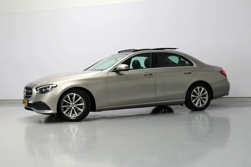 Mercedes-Benz E-Klasse 200 Business Solution Avantgarde 198P uit 2020, foto 6