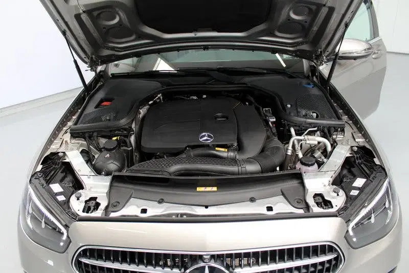 Mercedes-Benz E-Klasse 200 Business Solution Avantgarde 198P uit 2020, foto 9