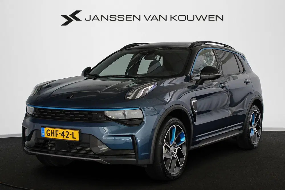 Lynk & Co 01 1.5 PHEV Panoramadak Stuur-Stoelverwarming uit 2024