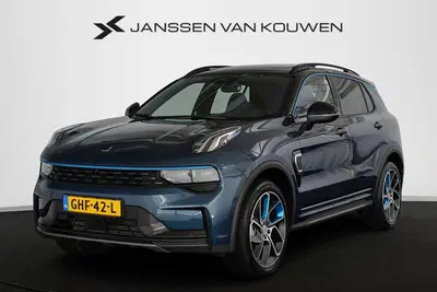 Lynk & Co 01 1.5 PHEV Panoramadak Stuur-Stoelverwarming uit 2024