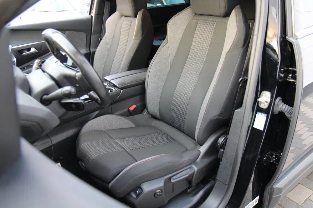 Peugeot 5008 1.2 130PK 7-Pers. Carplay Camera DB riem n uit 2021, foto 8