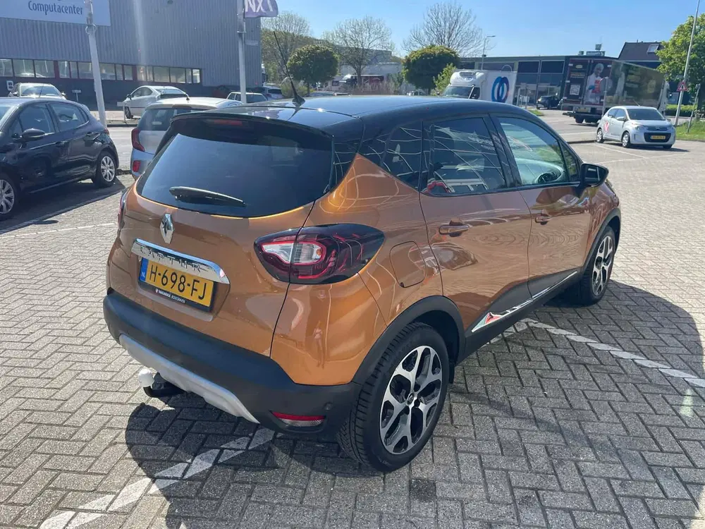 Renault Captur 0.9 TCe Intens uit 2020, foto 2
