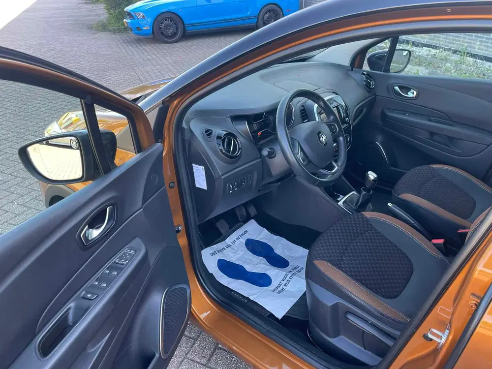 Renault Captur 0.9 TCe Intens uit 2020, foto 3