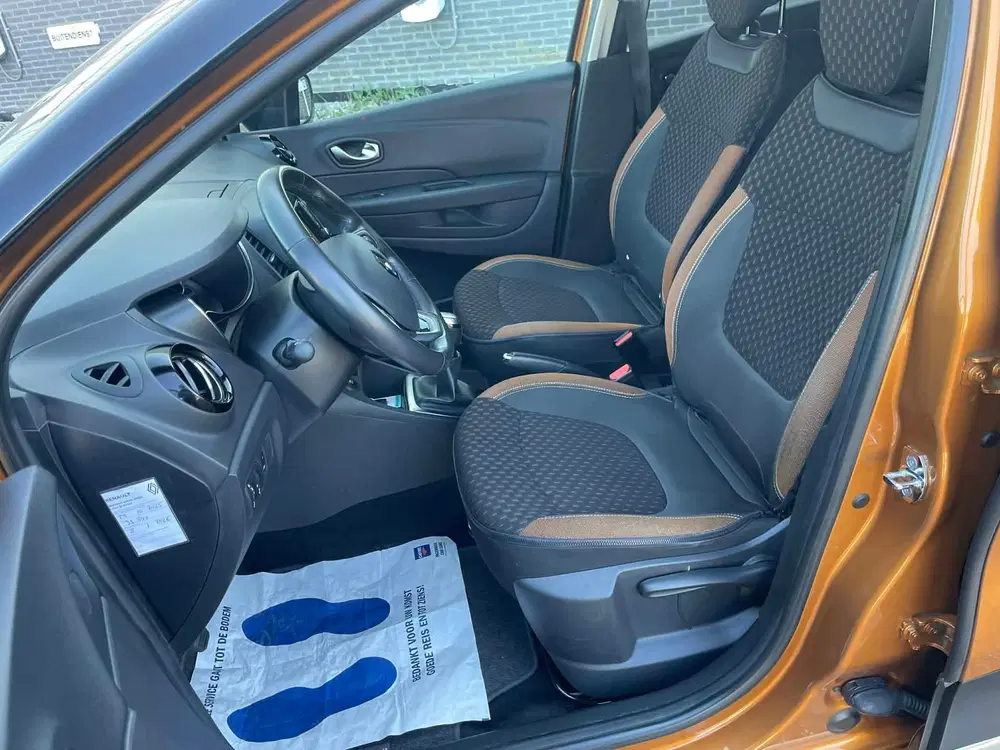 Renault Captur 0.9 TCe Intens uit 2020, foto 9
