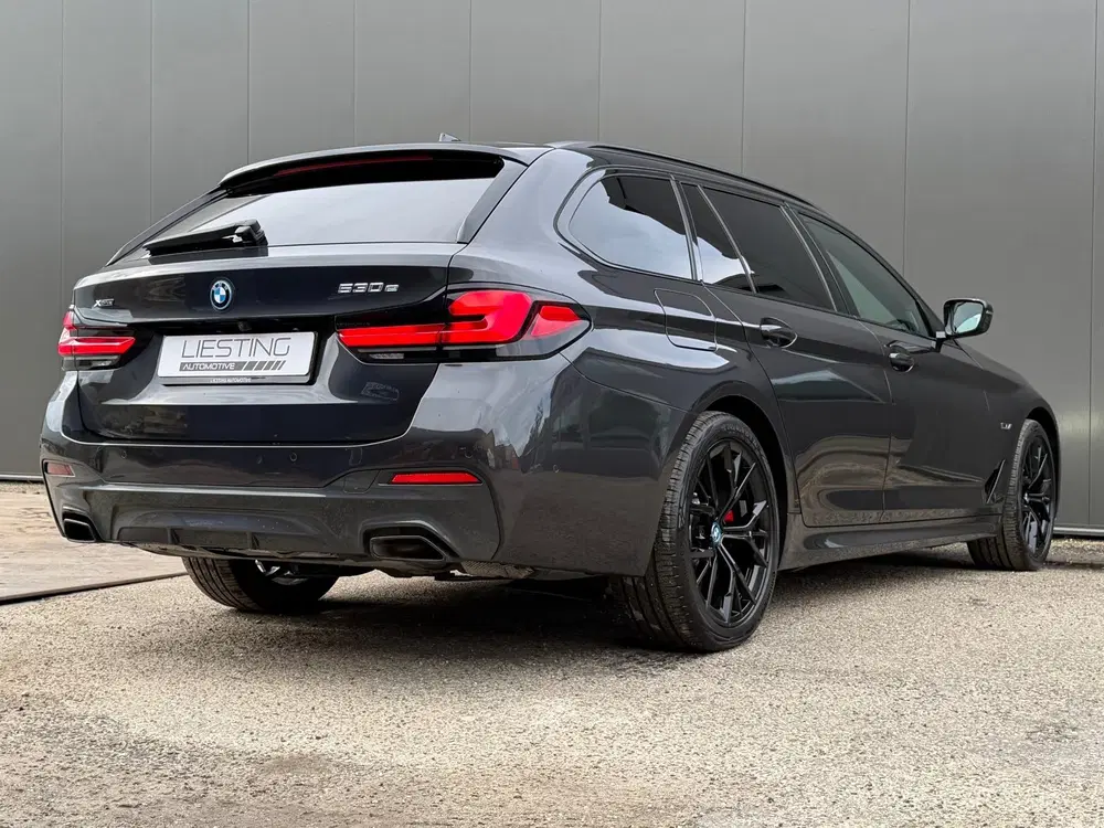 BMW 5-serie 530e xDrive M-Sport Pro Pano Trekhk H uit 2022, foto 10