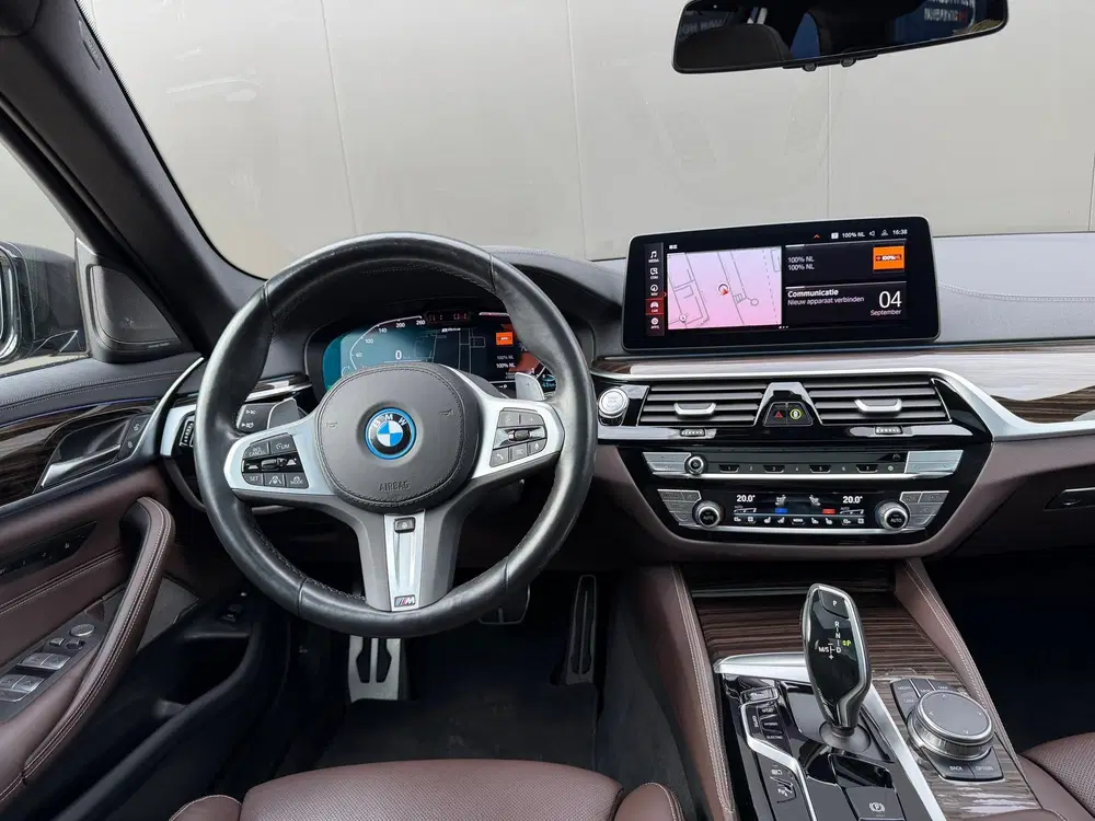 BMW 5-serie 530e xDrive M-Sport Pro Pano Trekhk H uit 2022, foto 11