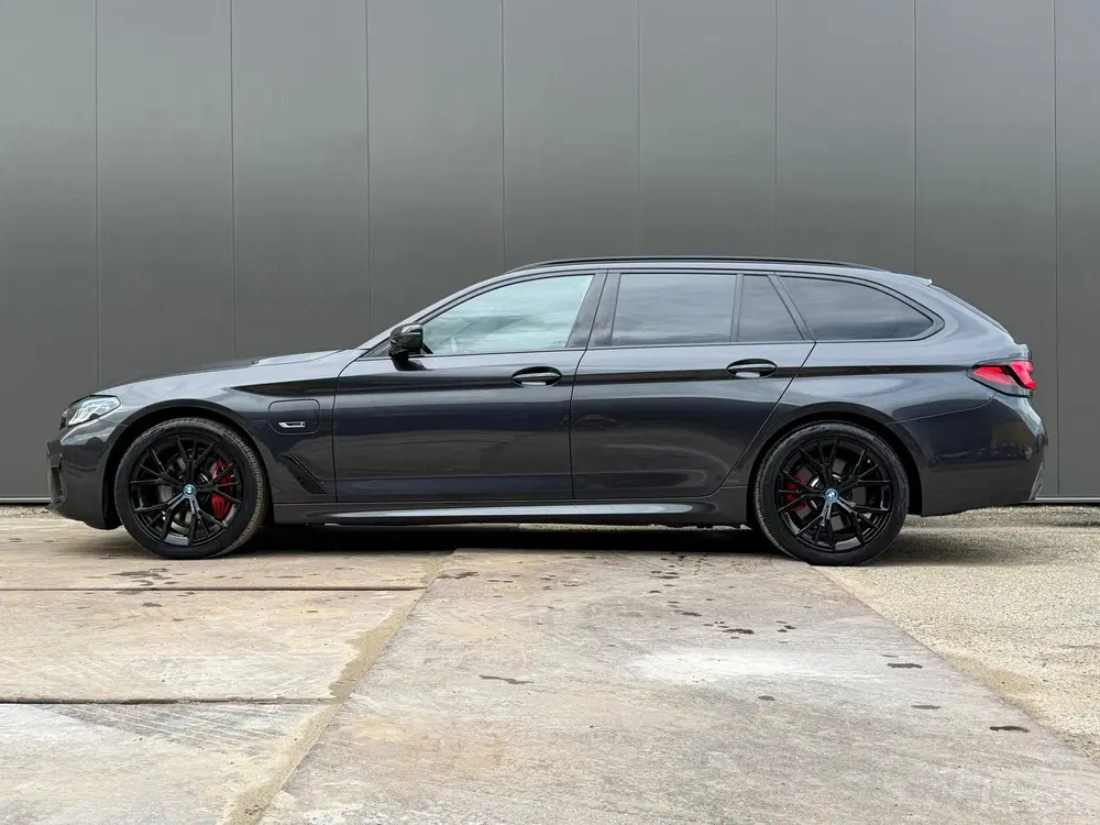 BMW 5-serie 530e xDrive M-Sport Pro Pano Trekhk H uit 2022, foto 15