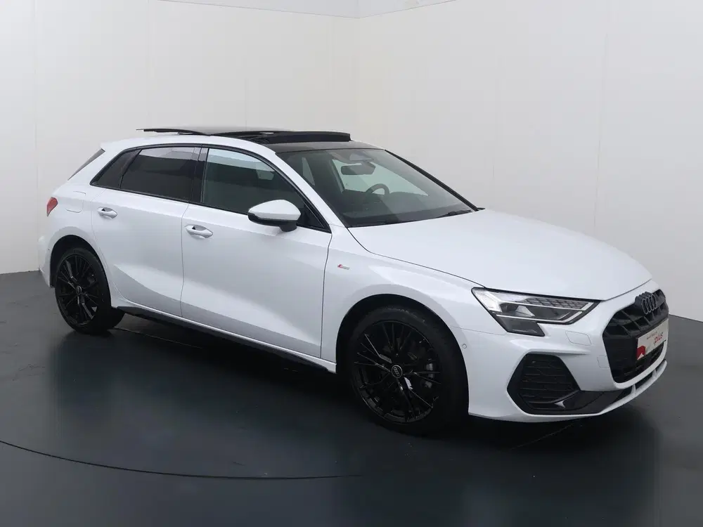 Audi A3 40 TFSI e S edition uit 2025, foto 3