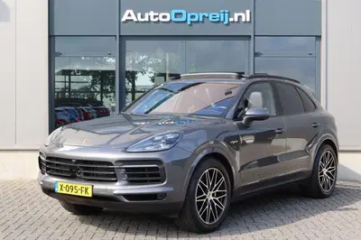Porsche Cayenne 3.0 E-Hybrid Platinum Edition Chrono uit 2021