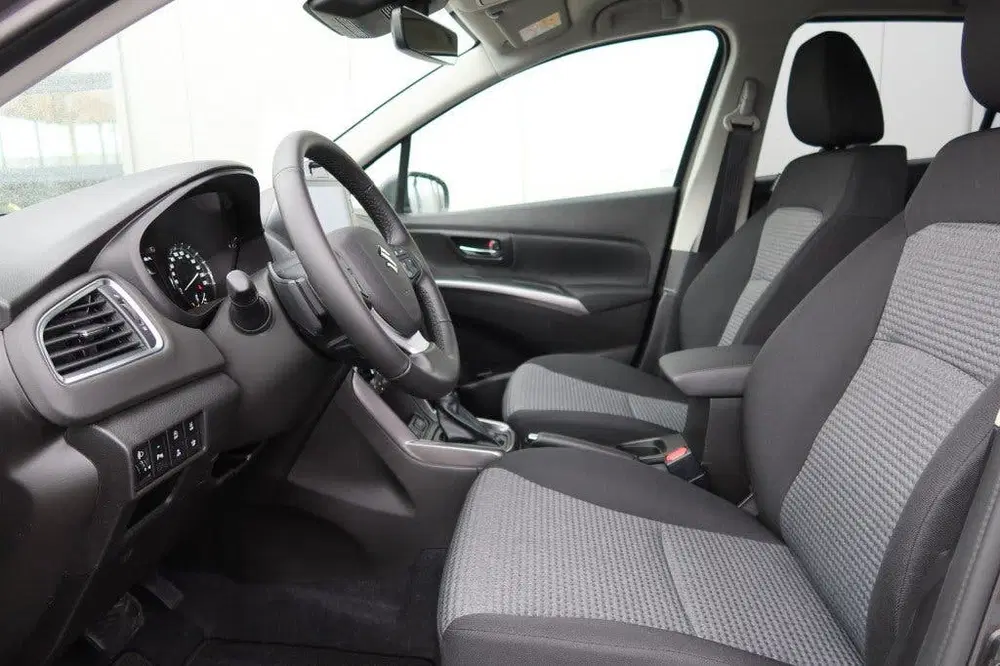 Suzuki S-Cross 1.4 Boosterjet Select Smart Hybrid AUTOMAA uit 2026, foto 5