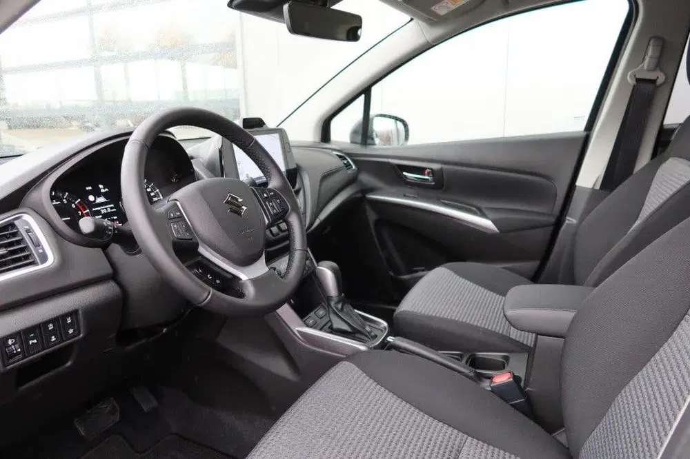 Suzuki S-Cross 1.4 Boosterjet Select Smart Hybrid AUTOMAA uit 2026, foto 6