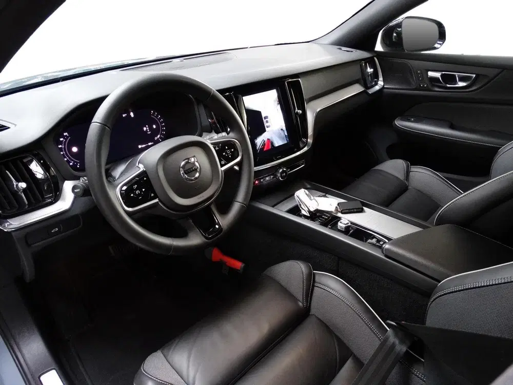 Volvo S60 B4 plus dark uit 2023, foto 15