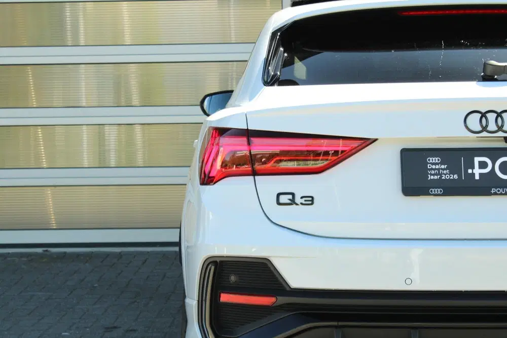 Audi Q3 45 TFSIe 245pk S Edition uit 2022, foto 12