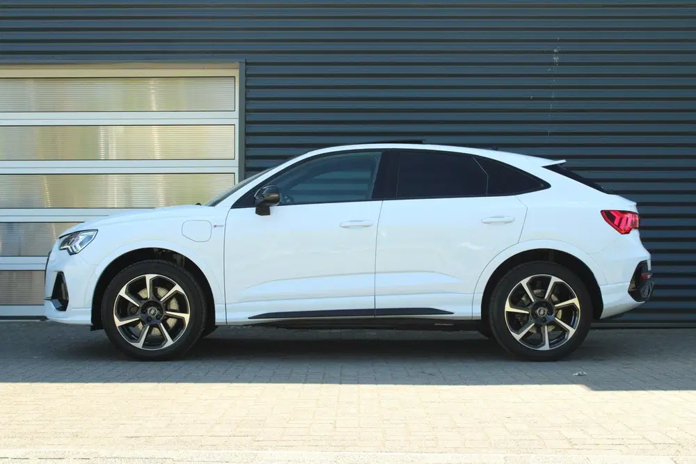 Audi Q3 45 TFSIe 245pk S Edition uit 2022, foto 14
