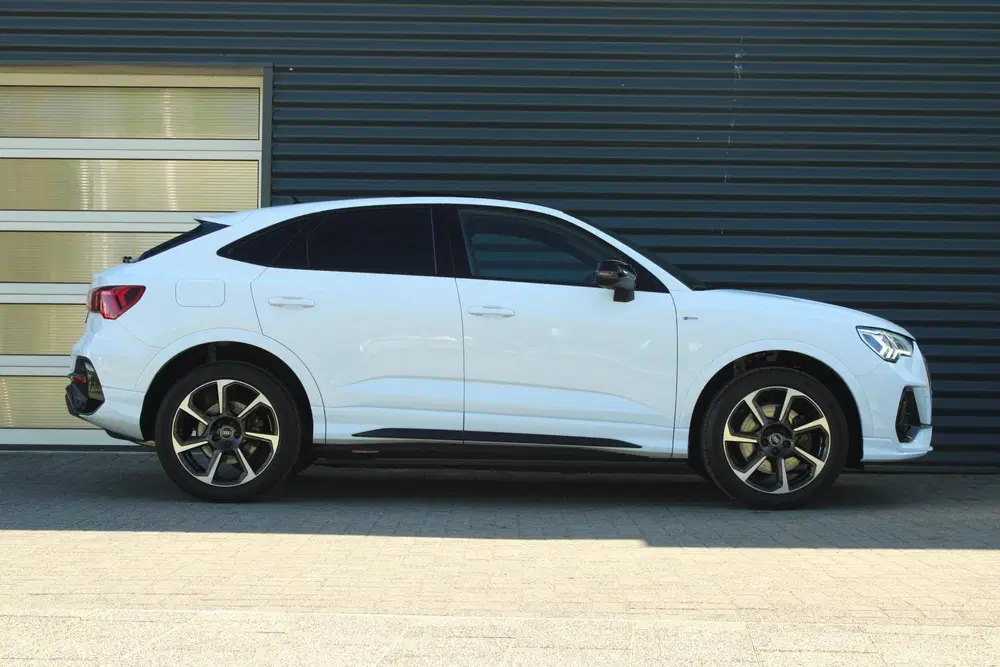 Audi Q3 45 TFSIe 245pk S Edition uit 2022, foto 3