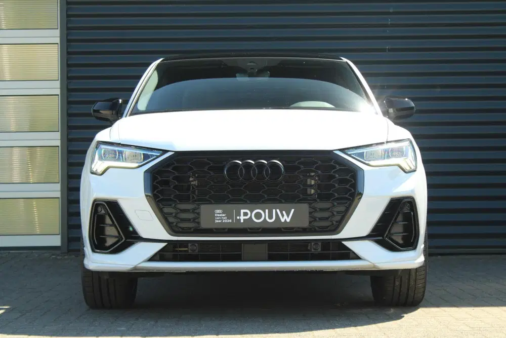 Audi Q3 45 TFSIe 245pk S Edition uit 2022, foto 8