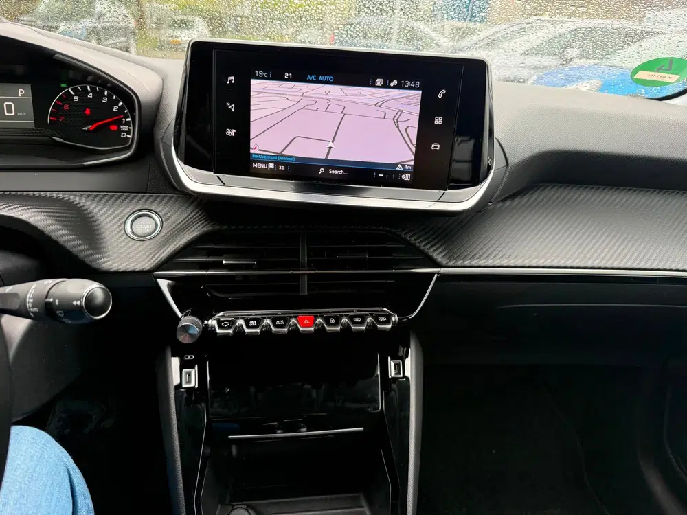 Peugeot 208 1.2 PureTech Allure Automaat uit 2021, foto 13