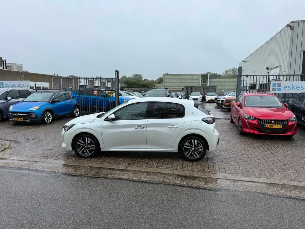 Peugeot 208 1.2 PureTech Allure Automaat uit 2021, foto 8