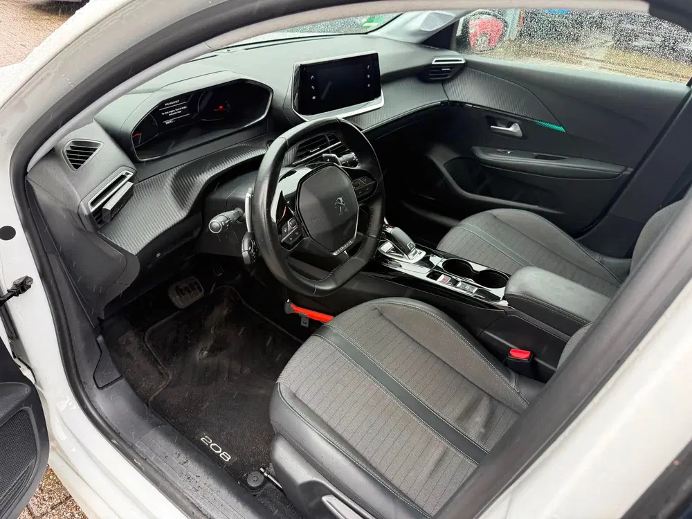 Peugeot 208 1.2 PureTech Allure Automaat uit 2021, foto 9