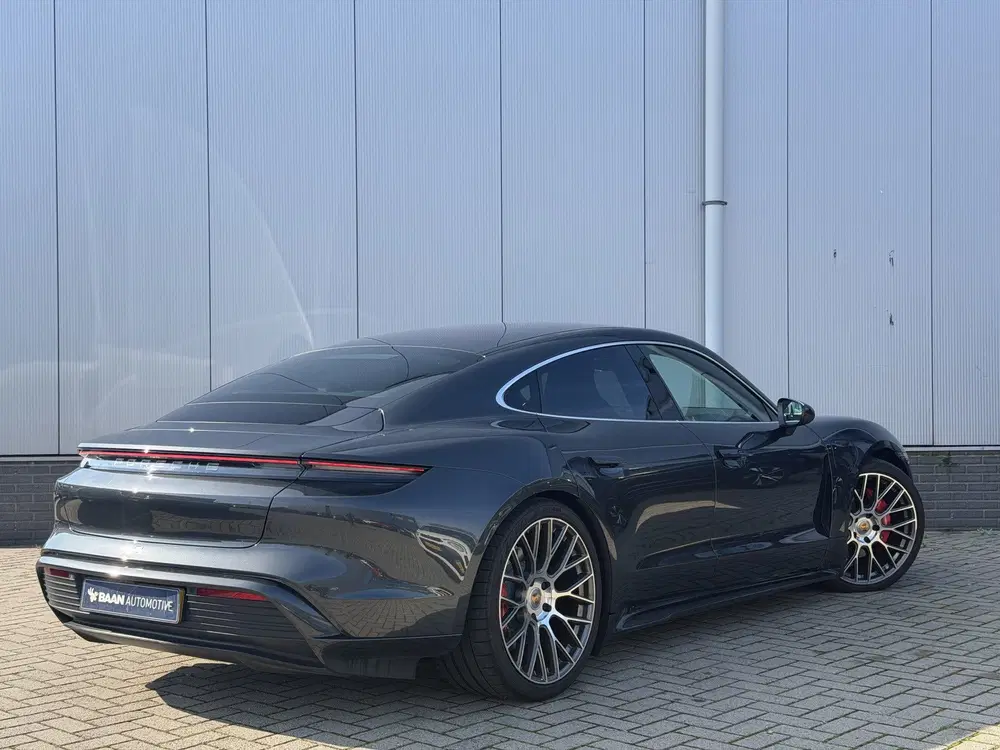 Porsche Taycan 4S Performance 84 kWh uit 2020, foto 10