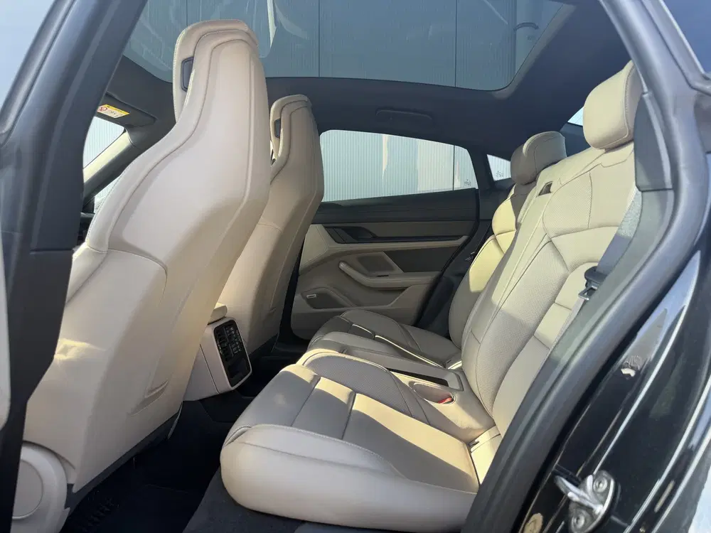 Porsche Taycan 4S Performance 84 kWh uit 2020, foto 13