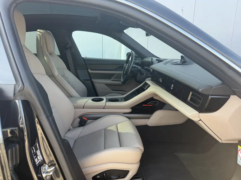 Porsche Taycan 4S Performance 84 kWh uit 2020, foto 14