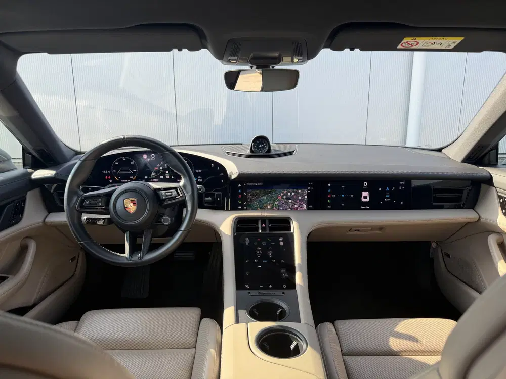 Porsche Taycan 4S Performance 84 kWh uit 2020, foto 5