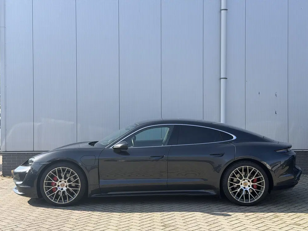Porsche Taycan 4S Performance 84 kWh uit 2020, foto 7