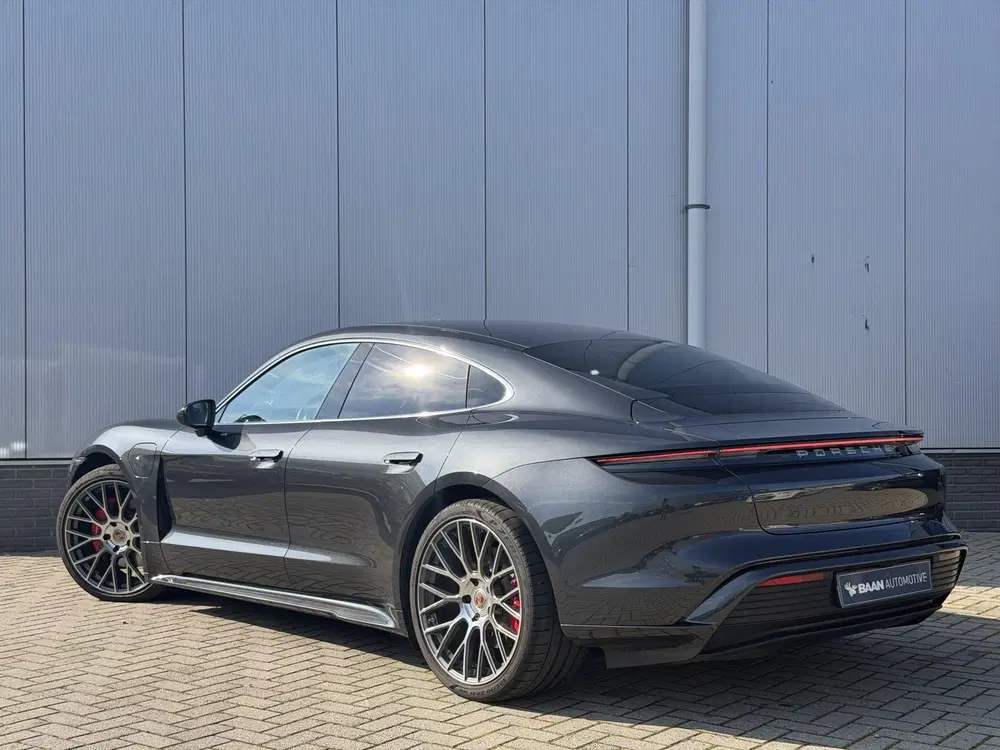 Porsche Taycan 4S Performance 84 kWh uit 2020, foto 8
