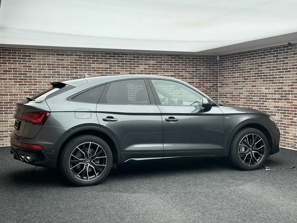 Audi Q5 55 TFSI e S edition S-line uit 2021, foto 4