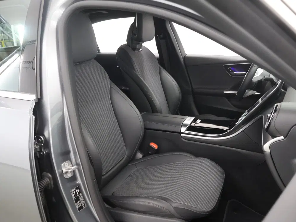 Mercedes-Benz C-Klasse 300 e Business Solution uit 2025, foto 10