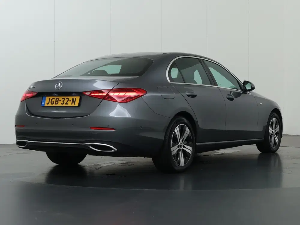 Mercedes-Benz C-Klasse 300 e Business Solution uit 2025, foto 2