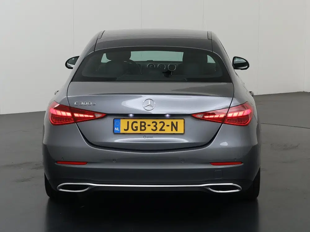 Mercedes-Benz C-Klasse 300 e Business Solution uit 2025, foto 4
