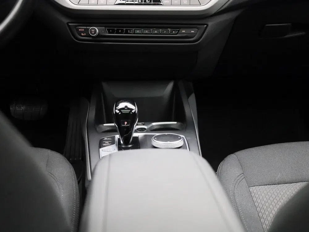 BMW 1-serie 118i Executive uit 2023, foto 10