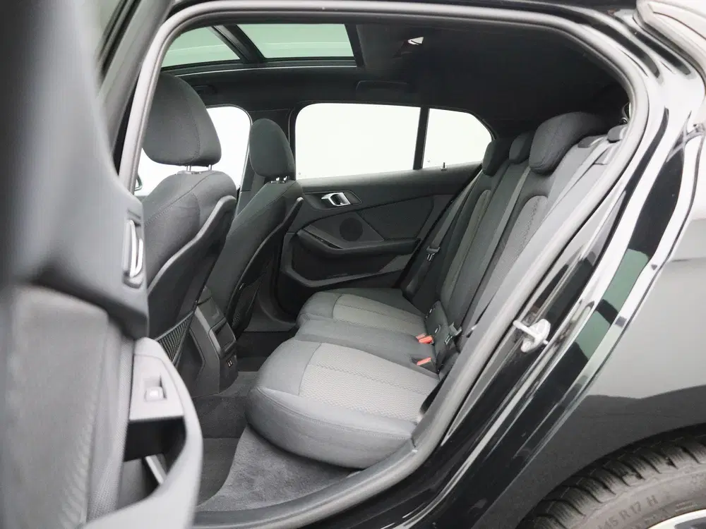 BMW 1-serie 118i Executive uit 2023, foto 12