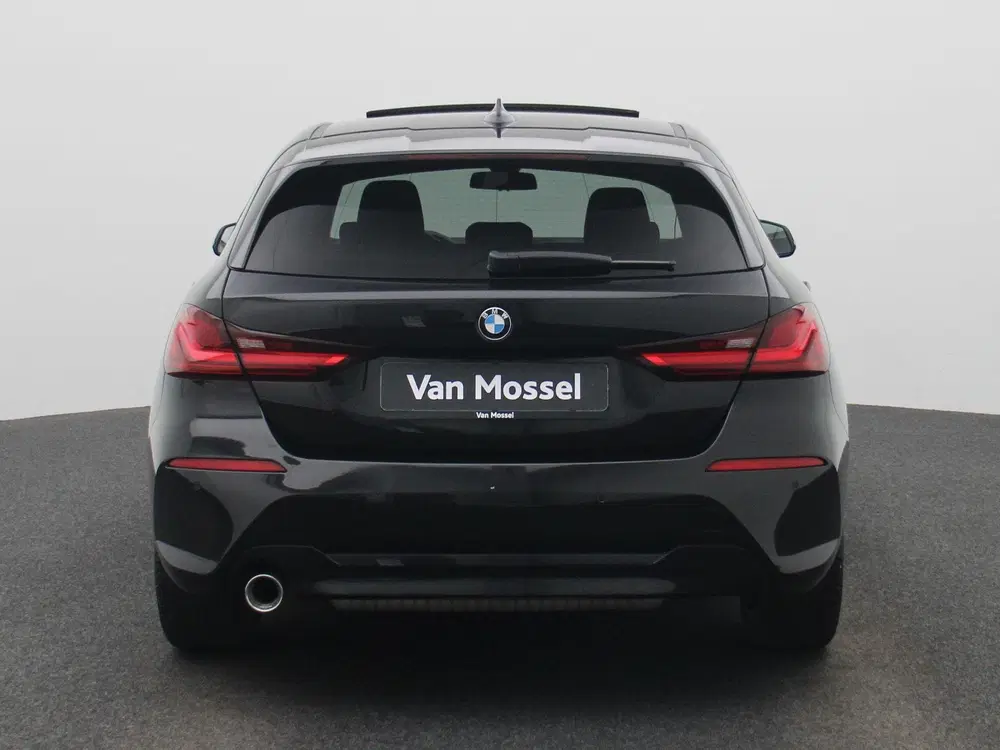 BMW 1-serie 118i Executive uit 2023, foto 5