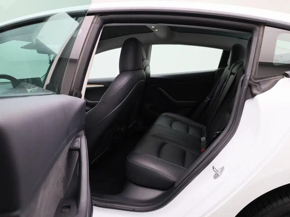 Tesla Model 3 Standard RWD Plus 60 kWh uit 2023, foto 10