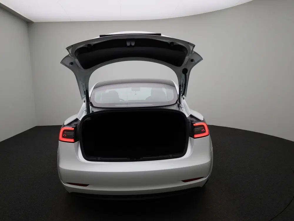 Tesla Model 3 Standard RWD Plus 60 kWh uit 2023, foto 11