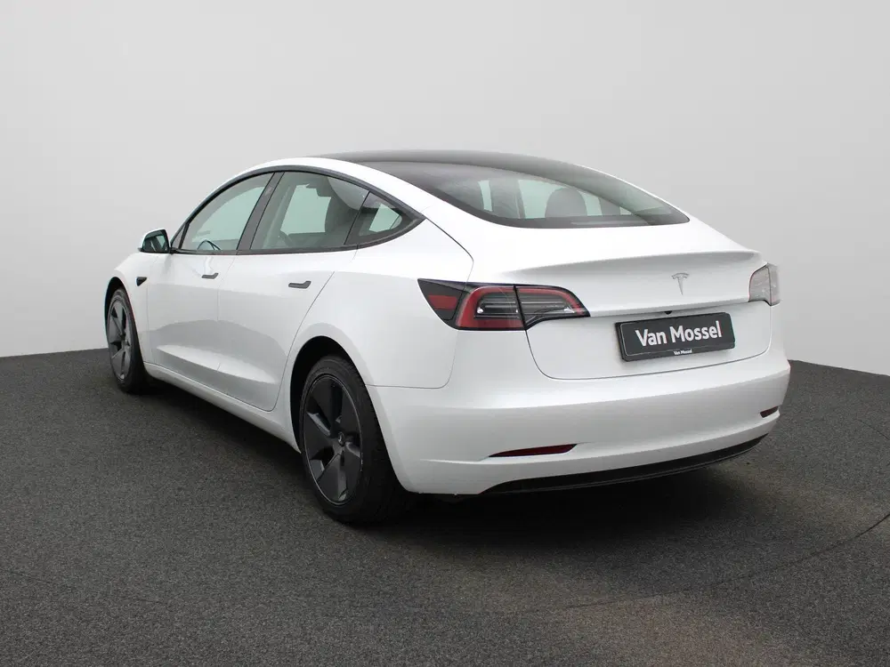 Tesla Model 3 Standard RWD Plus 60 kWh uit 2023, foto 2