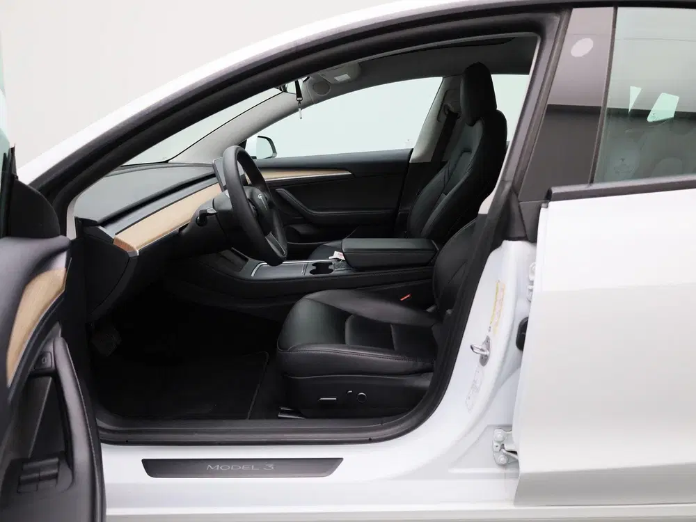 Tesla Model 3 Standard RWD Plus 60 kWh uit 2023, foto 9
