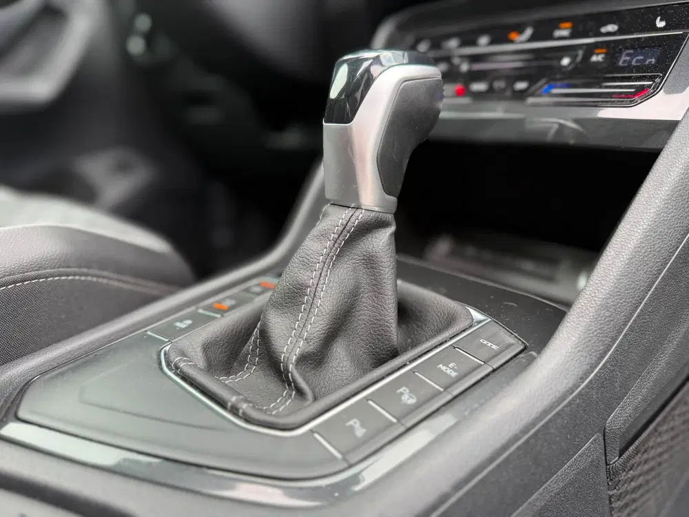 Volkswagen Tiguan 1.4 TSI eHybrid R-Line Business+ uit 2022, foto 12