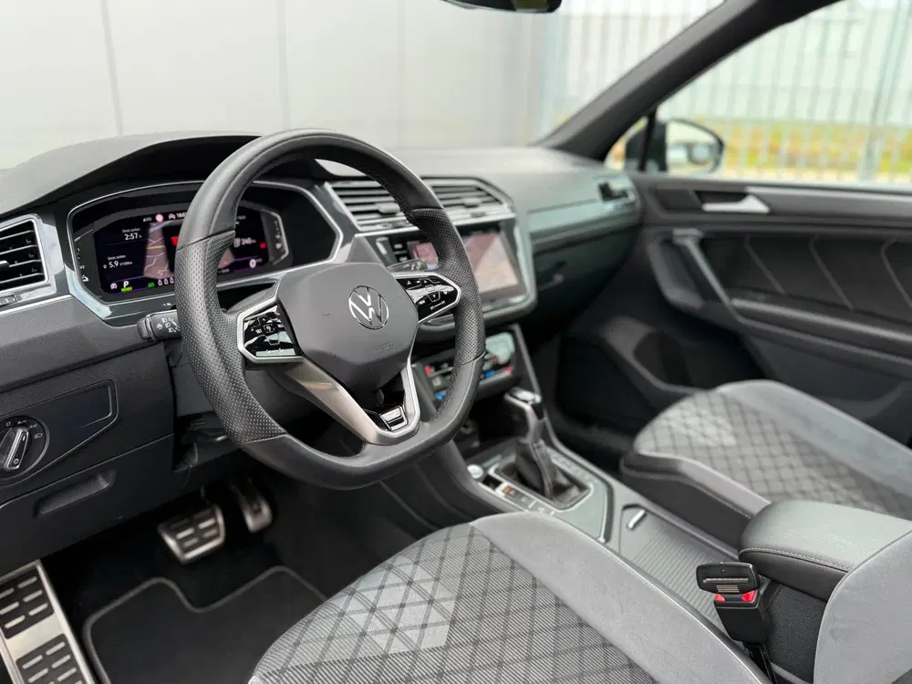 Volkswagen Tiguan 1.4 TSI eHybrid R-Line Business+ uit 2022, foto 4