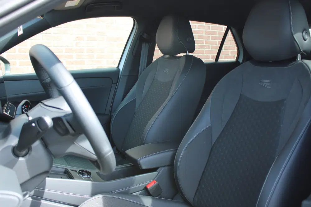 Volkswagen T-Roc 1.5 TSI 150PK R-Line Edition uit 2025, foto 3
