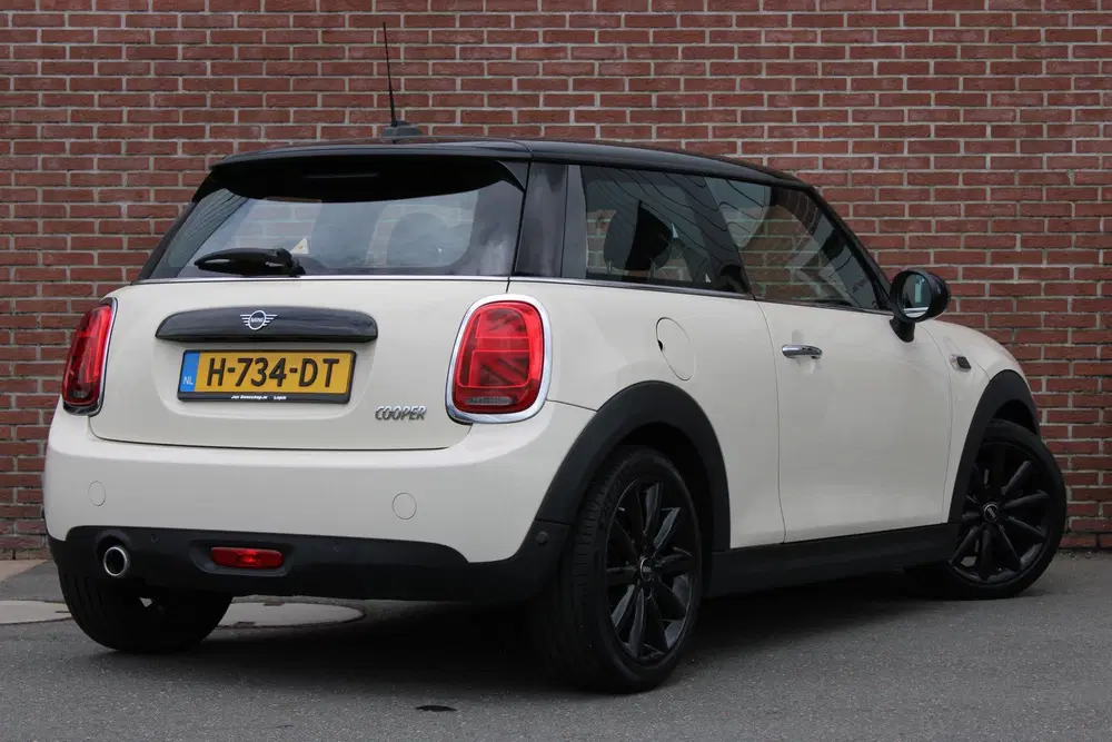 Mini Cooper 1.5 Cooper 136PK Chili uit 2020, foto 2