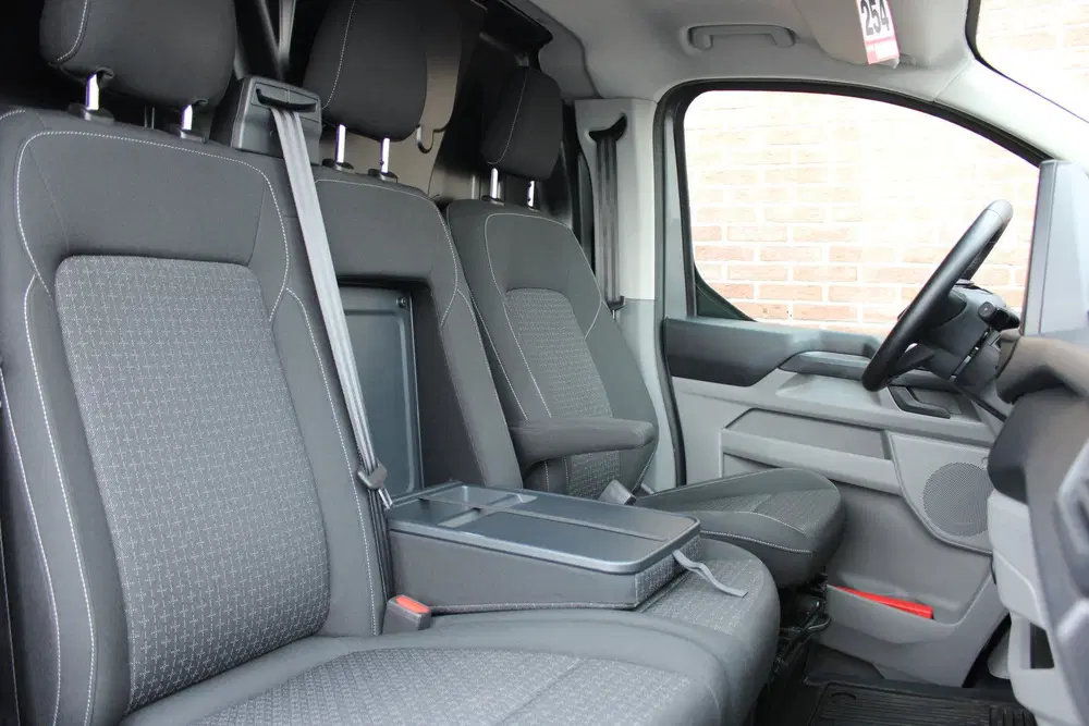Ford Transit Custom 300 2.0 TDCI L2H1 136PK AUTOMAAT uit 2024, foto 10