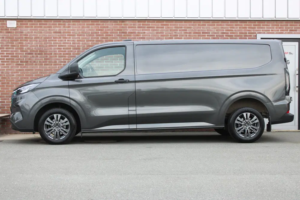 Ford Transit Custom 300 2.0 TDCI L2H1 136PK AUTOMAAT uit 2024, foto 2