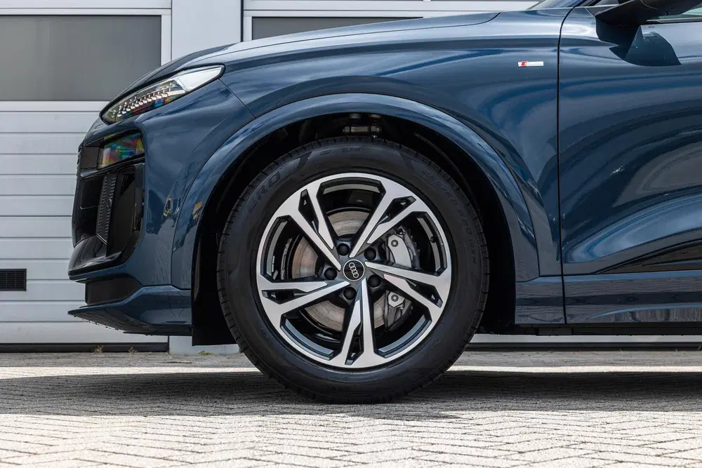 Audi Q6 e-tron 306pk S Edition Performance 100 kWh uit 2026, foto 13